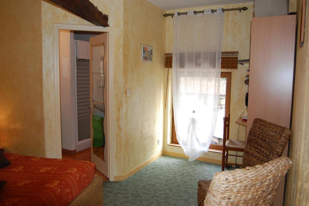 Auberge Du Bord Des Eaux - Demi-Pension Assuree Sur Reservation Saint-Amand-les-Eaux Cameră foto