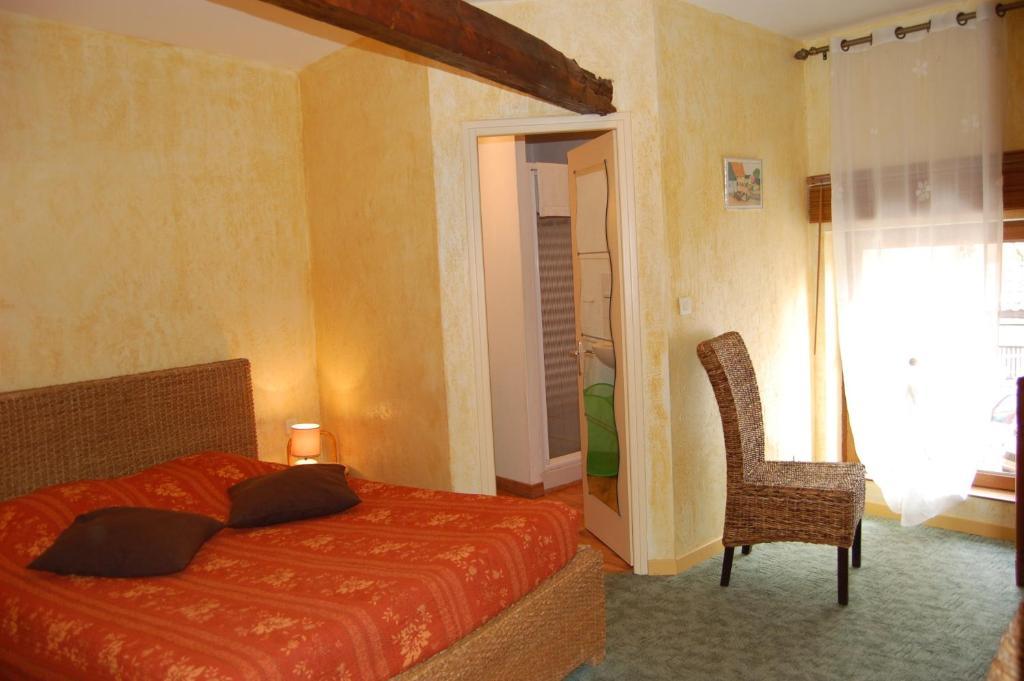 Auberge Du Bord Des Eaux - Demi-Pension Assuree Sur Reservation Saint-Amand-les-Eaux Cameră foto
