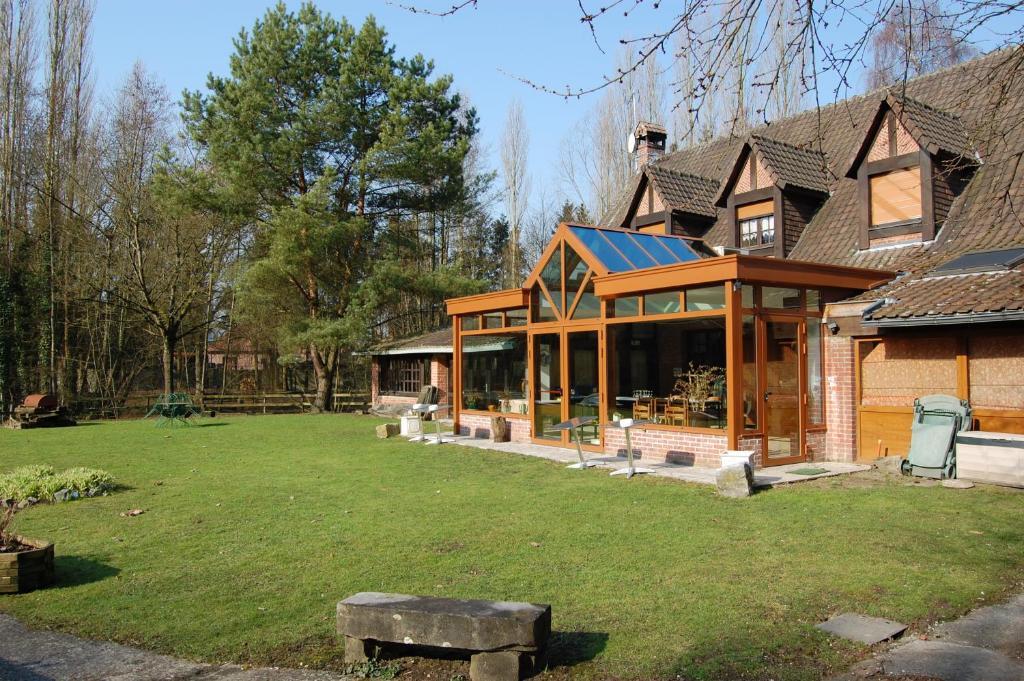 Auberge Du Bord Des Eaux - Demi-Pension Assuree Sur Reservation Saint-Amand-les-Eaux Exterior foto