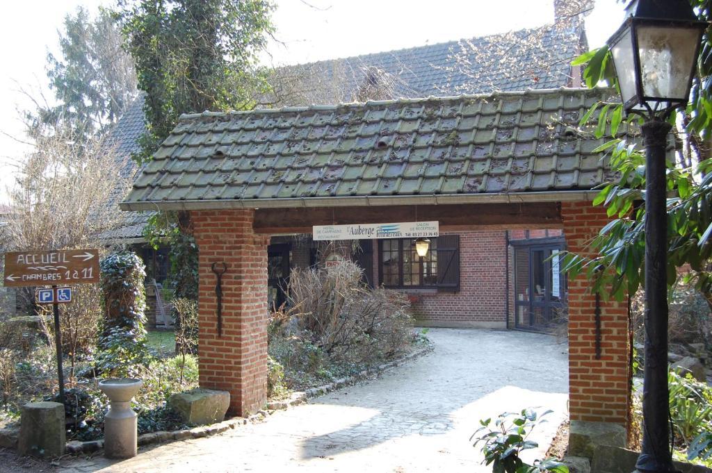 Auberge Du Bord Des Eaux - Demi-Pension Assuree Sur Reservation Saint-Amand-les-Eaux Exterior foto