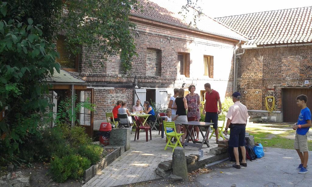 Auberge Du Bord Des Eaux - Demi-Pension Assuree Sur Reservation Saint-Amand-les-Eaux Exterior foto